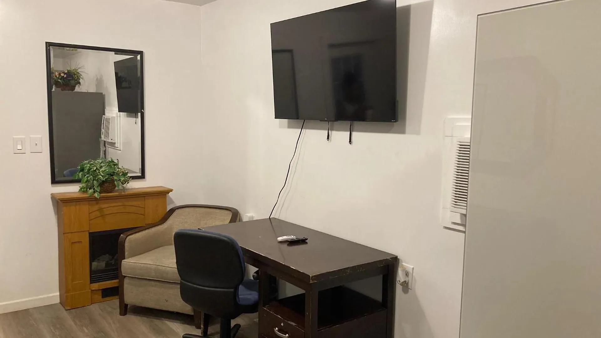 3 Bedroom Guest House Get Away Ideal Location 멤피스